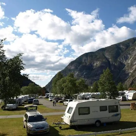 5 Person In Laerdal